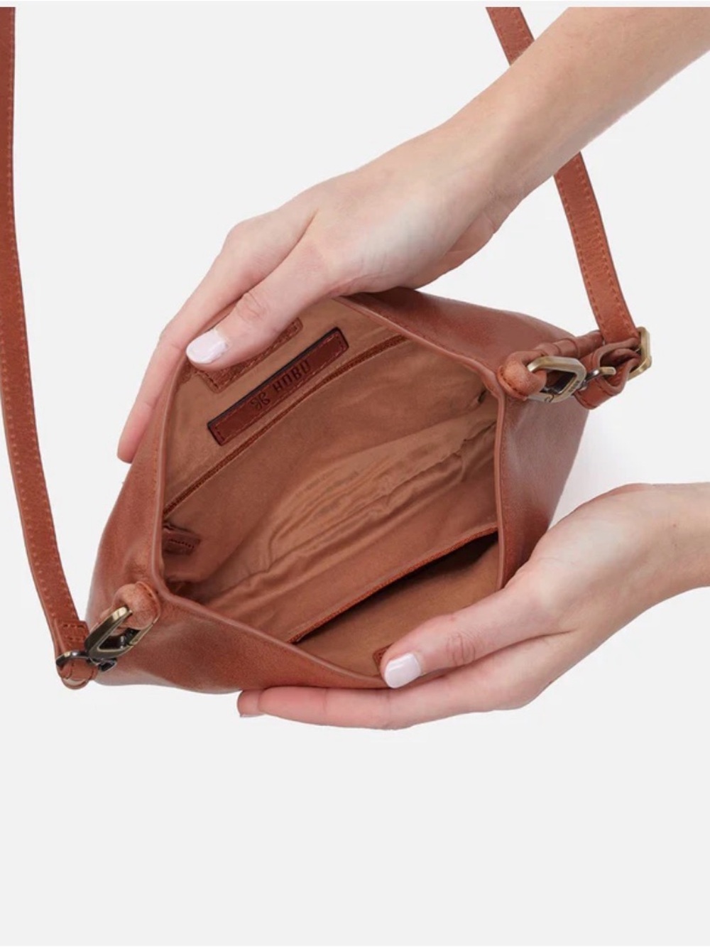 NWT Hobo Phoebe Polished Leather Crossbody Bag Purse in Smooth Saddle Leather - Picture 4 of 8